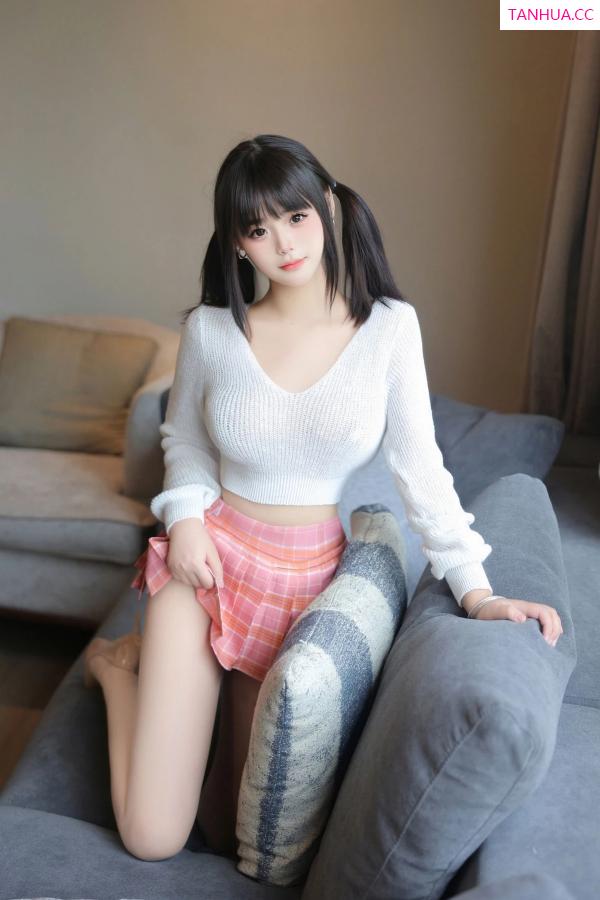 [XiuRen]高清写真图 2024.04.17 No.8404 徐若兮 新人美腿